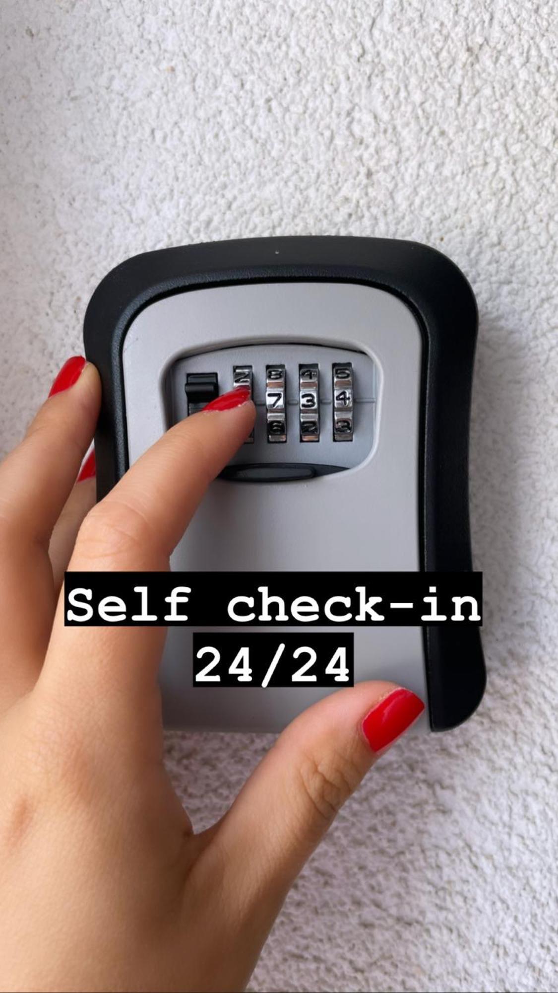 Noah Apartment Self Check-In オトペニ エクステリア 写真